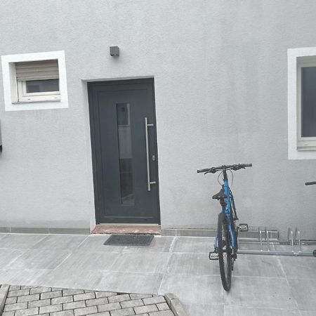 Apartments & Moeblierte Zimmer In Kahl Am Main, Kontaktloser Self Check-In, W-Lan, Schreibtisch, Duschbad, Kuechenzeile, Pkw-Plaetze Exteriör bild